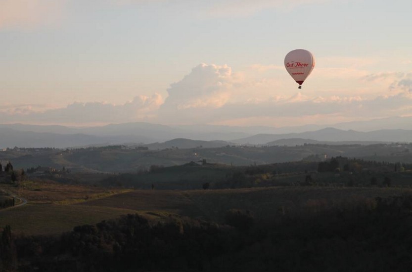 hot air balloon over Tuscany 