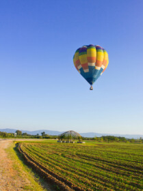 Around-the-world-in-a-hot-air-balloon-1