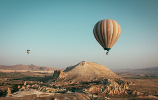 Around-the-world-in-a-hot-air-balloon
