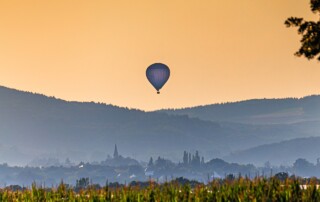 how high hot air balloons can go