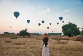 how high hot air balloons can go